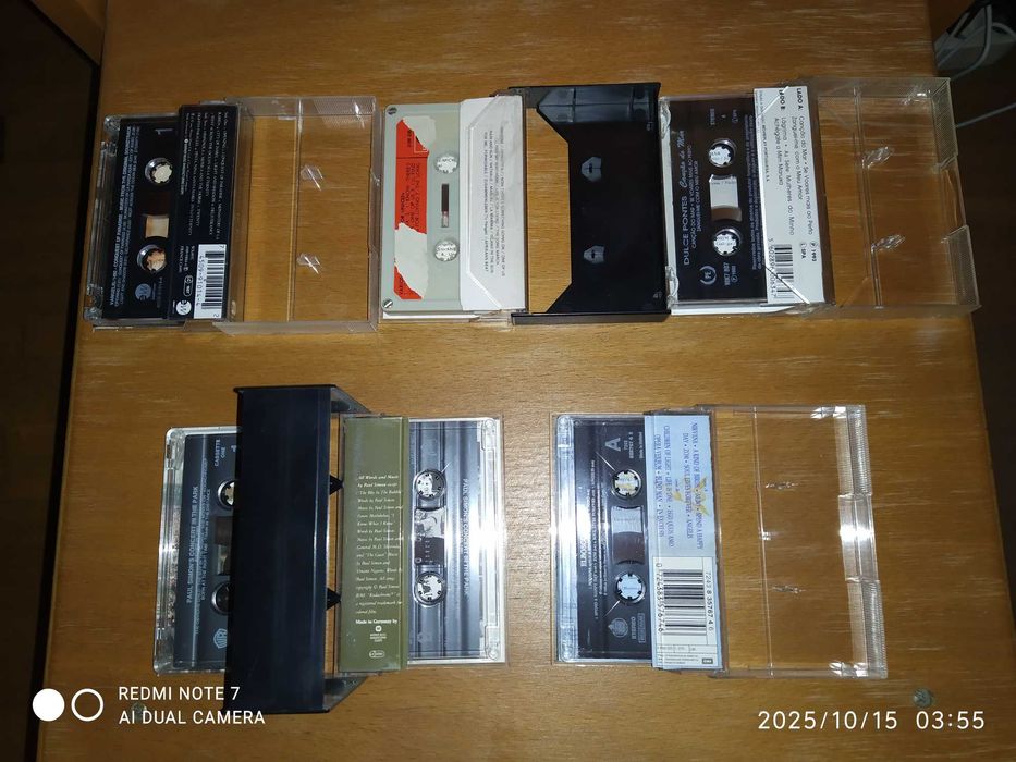 ## k7 audio vários artistas €1 cada (música) ##