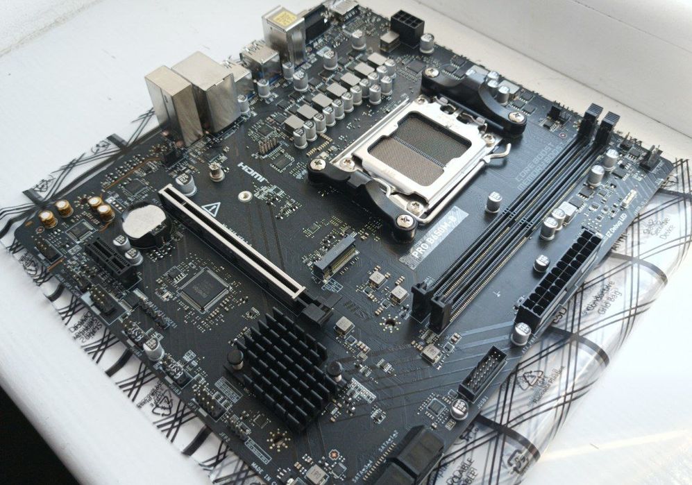 Материнская плата MSI PRO B650M-B