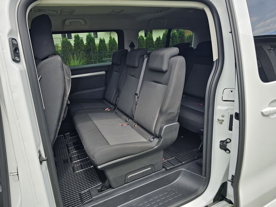 Wynajem busów 9 osobowych