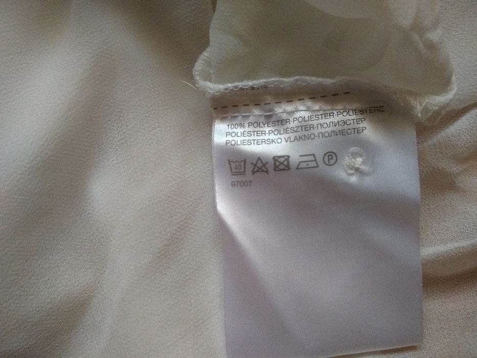Clockhouse elegancka bluzka biznesowa lub na uroczyste okazje