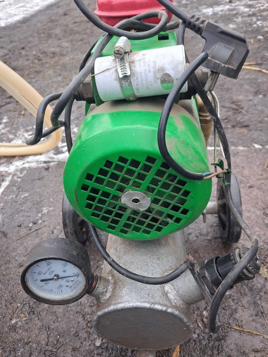 Продаю доильный апарат сухого типу б\у