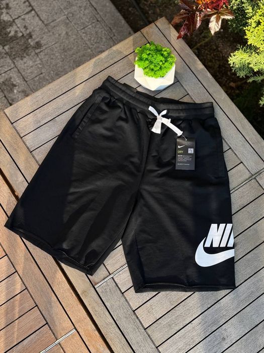 ЗНИЖКА‼️Шорти Nike Swoosh