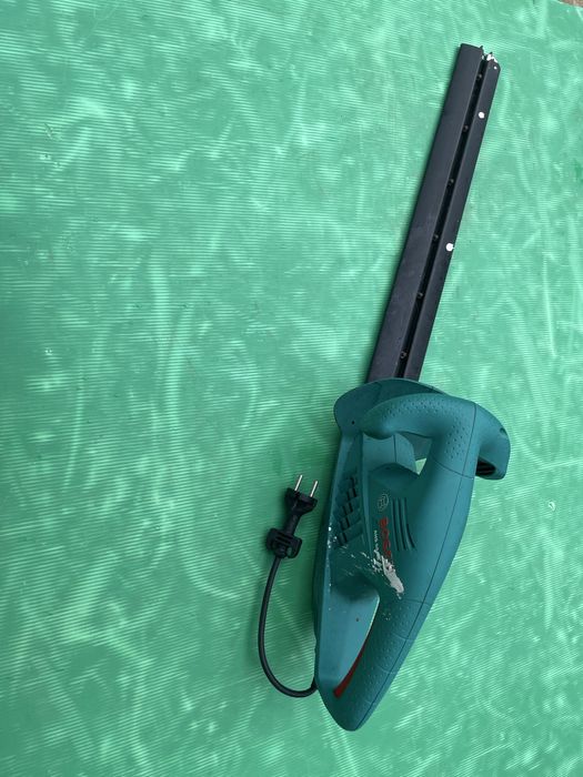 Corta-sebes elétrico Bosch