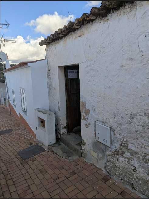 Edificio terreo ruina em Almada d Ouro Castro Marim