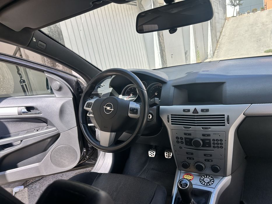 Opel astra h gtc 1.7