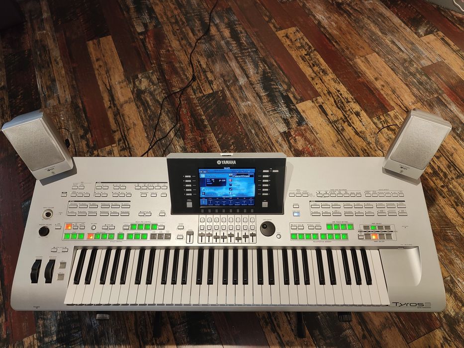 Keyboard Yamaha Tyros 3 + głośniki!