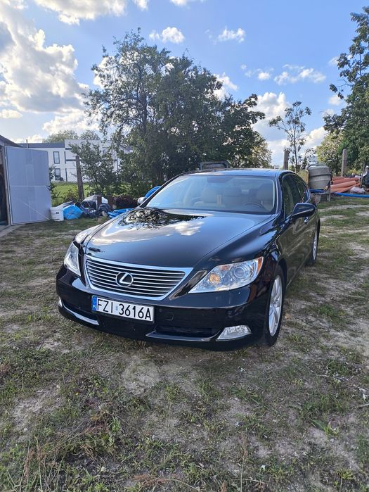 Lexus LS 460 czarny