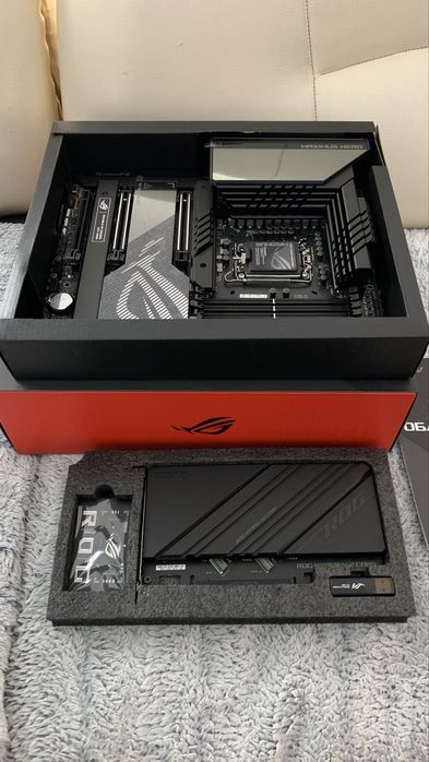 Płyta główna Asus Rog Maximus Z790 Hero wraz procesorem intel 12700kf. Ideał!