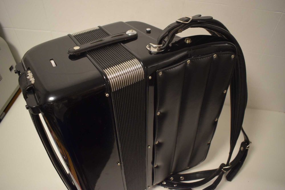 Acordeao Hohner Rveira III N 3 Voz, N . 118