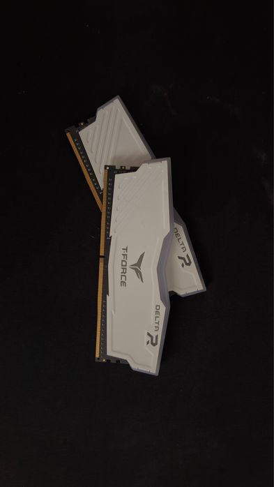 Kit 2x8GB DDR4 RGB TForce 3200Mhz