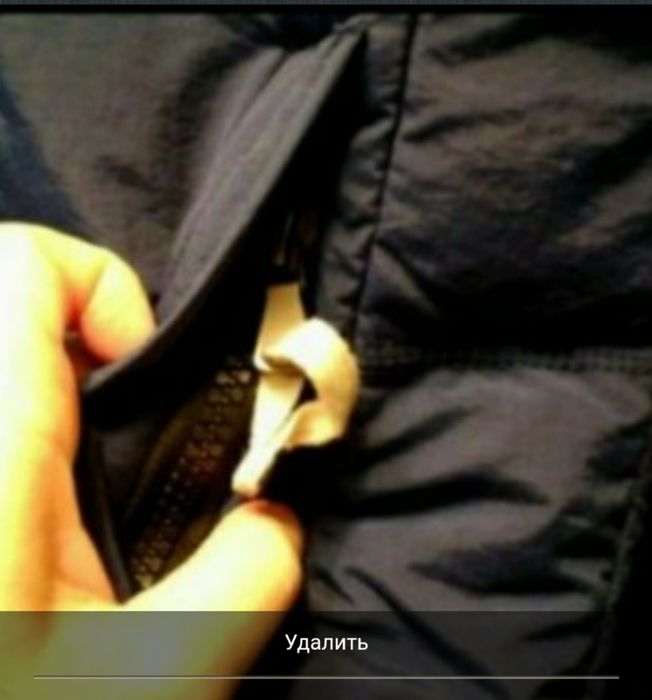 фирменный жилет безрукавка на позднюю осень с подкладкой и капюшоном