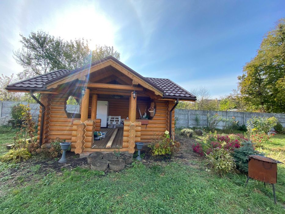 Продам дом в центре Чугуева, тихое место.