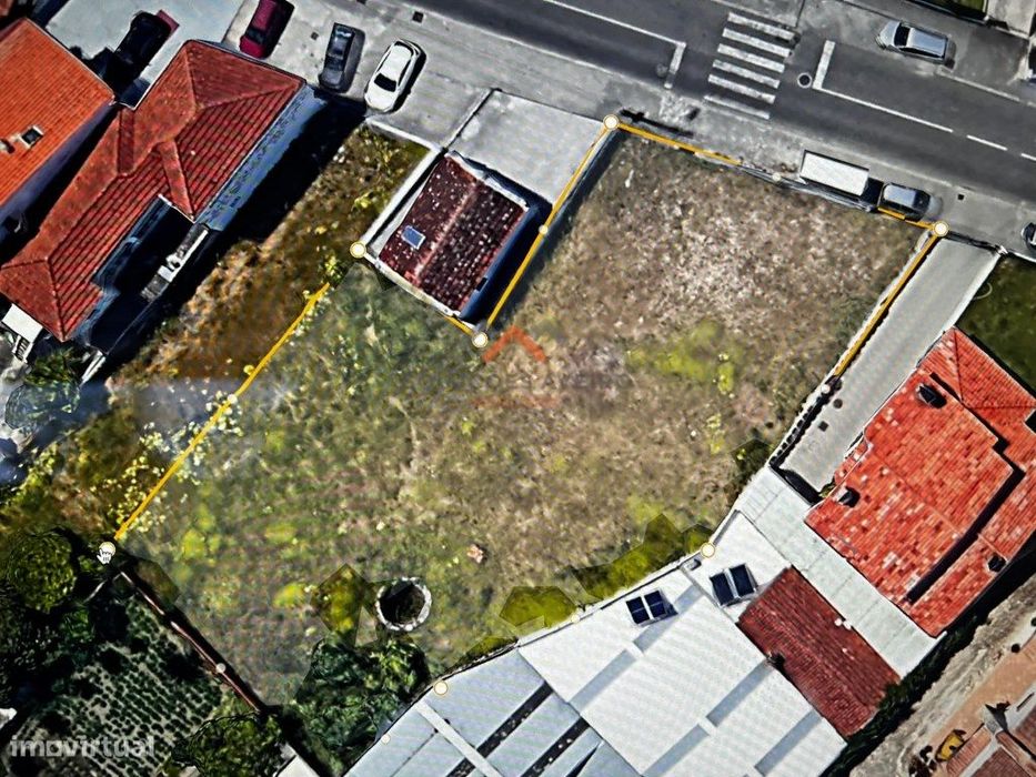 Terreno a Venda em Aradas próximo ao Centro Comercial Glicínias!!