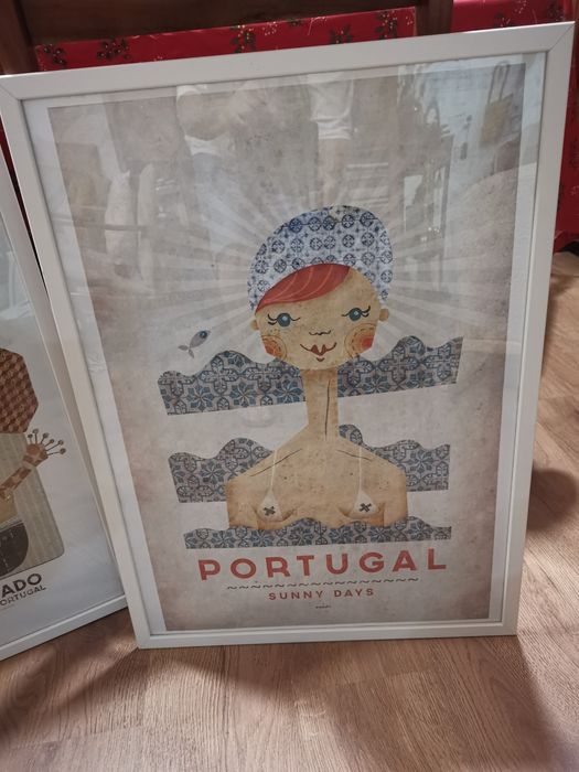 Três posters de Portugal com molduras IKEA