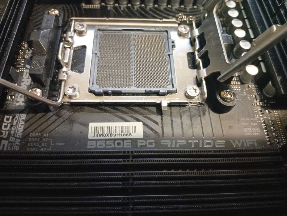 Материнская плата ASRock B650E PG Riptide WiFi