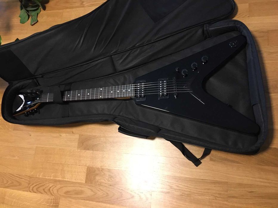 Dean VX flying V Китай 2015 в чехле flying V, как новая, есть ВИДЕО