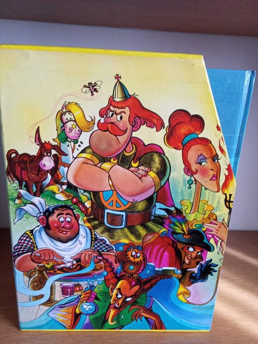 Vendo colecção de 9 livros "Don Fonsarilho e Santa Pança"