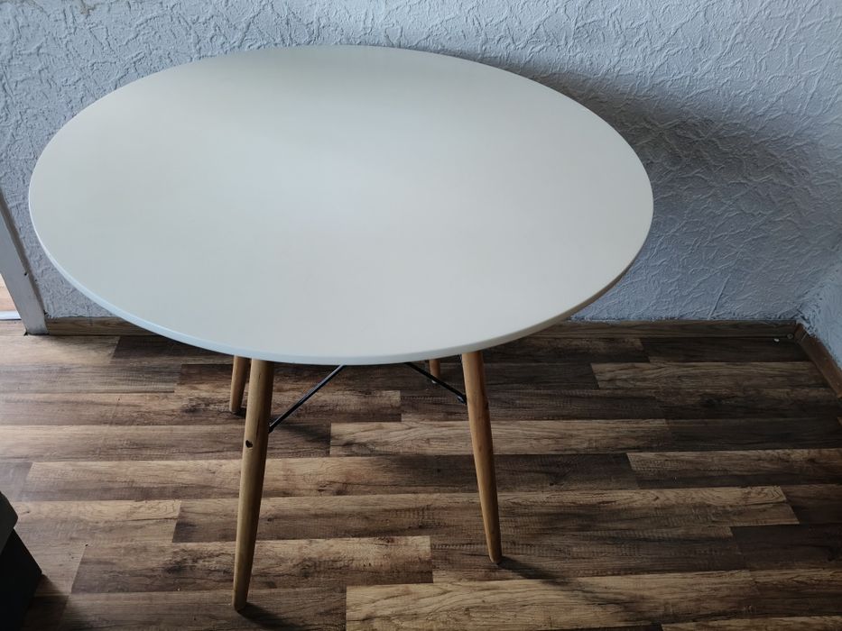 Mam do sprzedania stół okrągły bardzo dobrym wstanie
