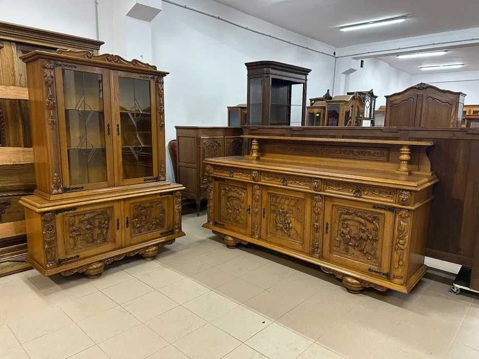 Rzeźbiony komplet – witryna, komoda, stół + 6 krzeseł.