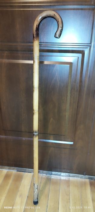 Sprzedam laskę drewnianą starą z czasów prl-u