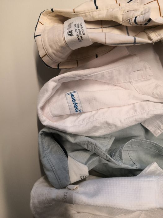 4 camisas, tamanho 4/5 anos.