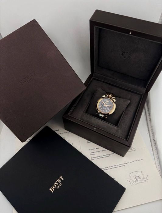 Часи Bovet Sportster44RG