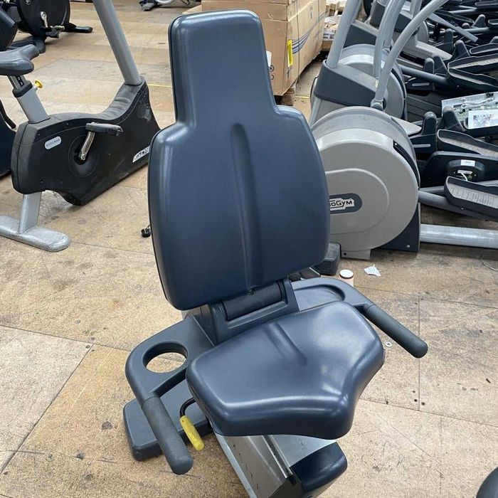 Професійний велотренажер Technogym Recline 500 Led горизонтальний