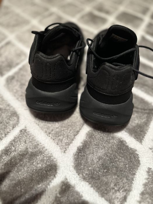 Продам кросівки Adidas