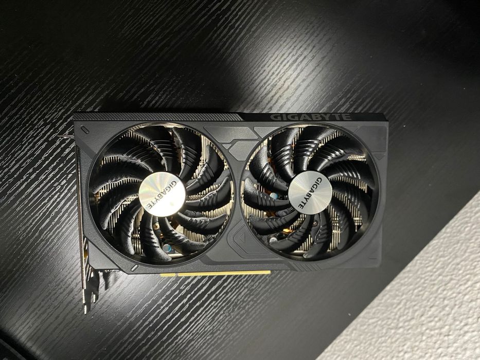Placa gráfica RTX 4070