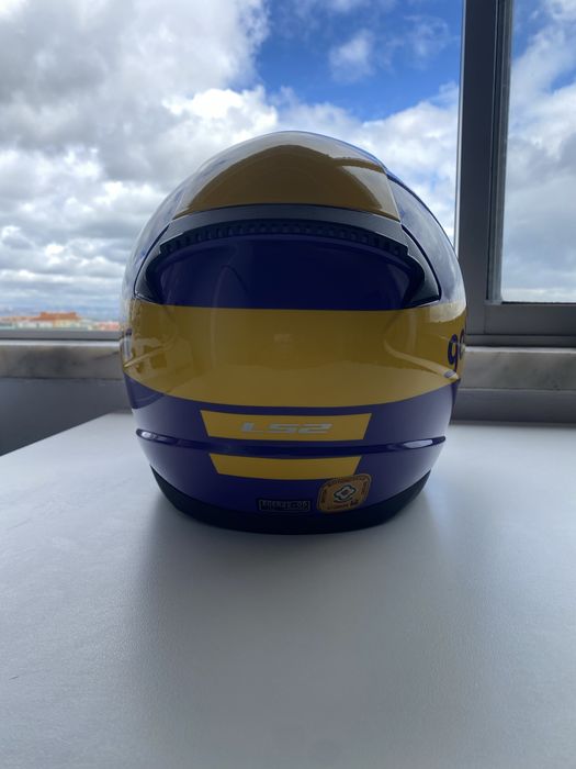capacete LS2 helmets amarelo e roxo