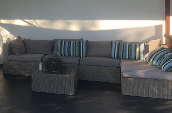 Jysk zestaw Ravndrup 5 elementow kanapa stol