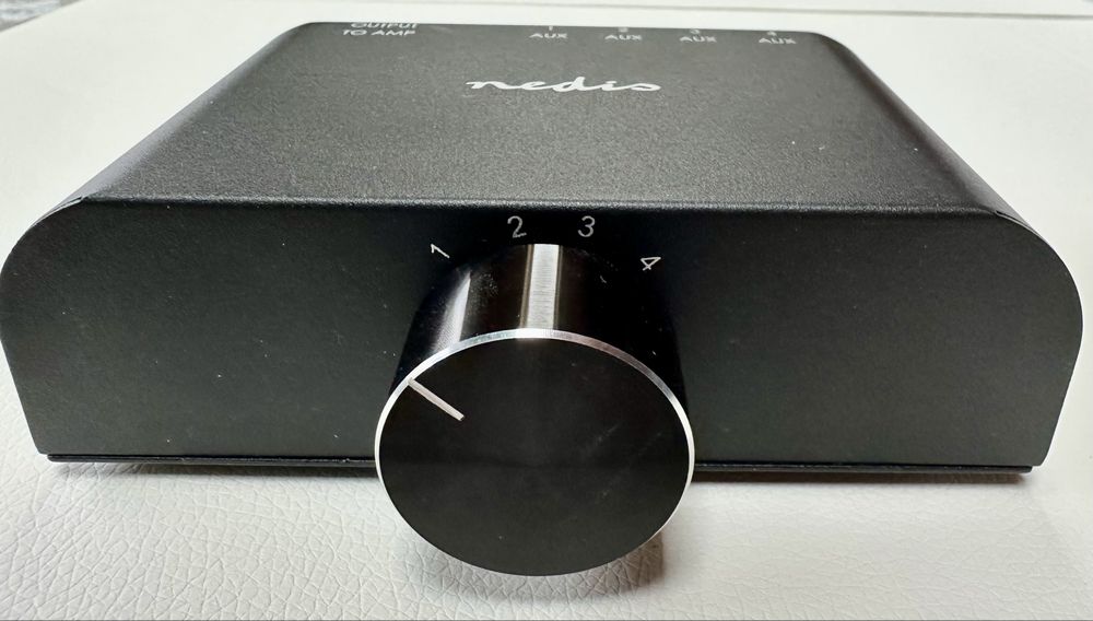 Switch audio  RCA  Nedis 1 wyjście , 3 wejścia, jack 3,5