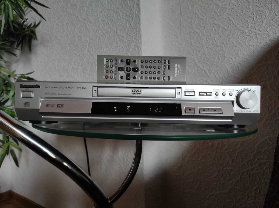 Odtwarzacz DVD Panasonic DVD-RV31 + pilot