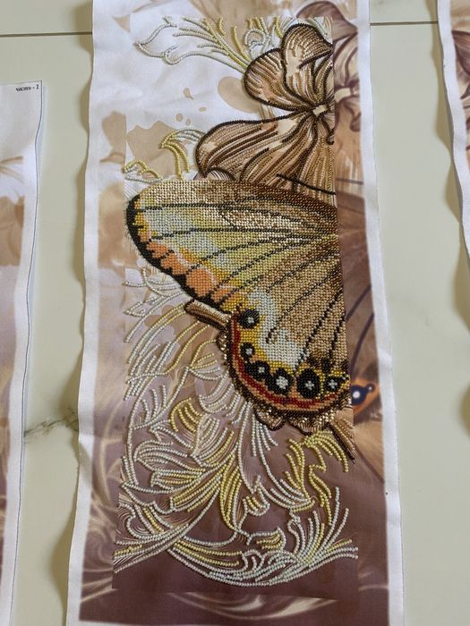 Модульна картина вишита бісером