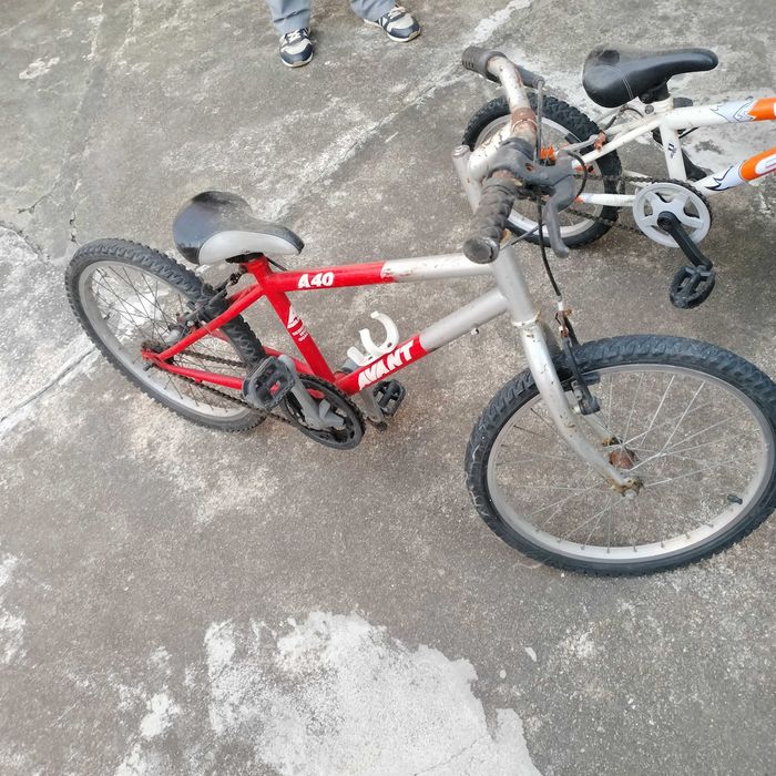 Bicicleta EMT Kids, em bom estado.
