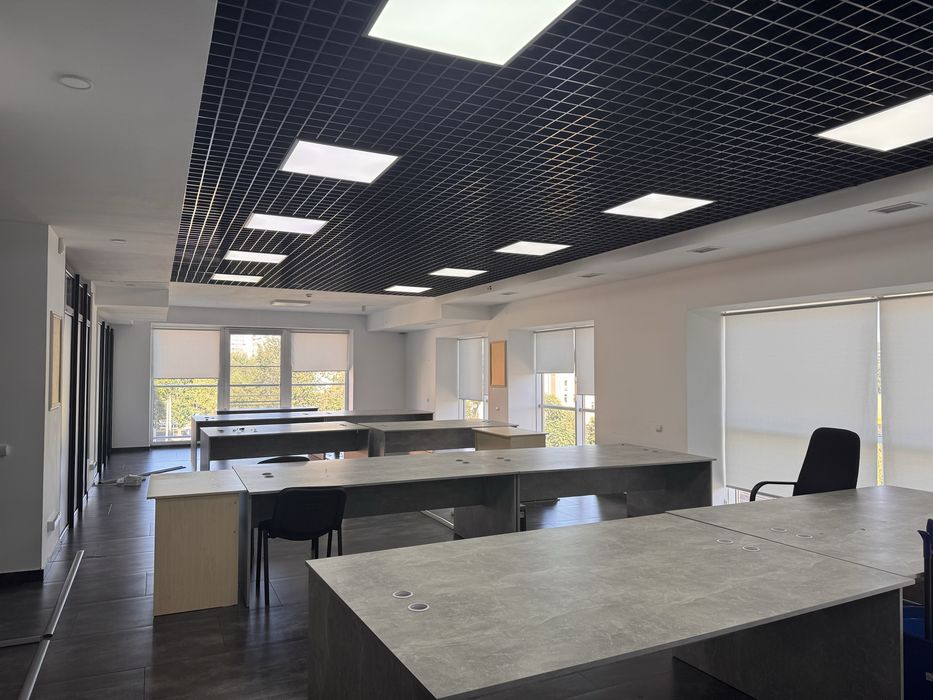 Сучасний стильний офіс