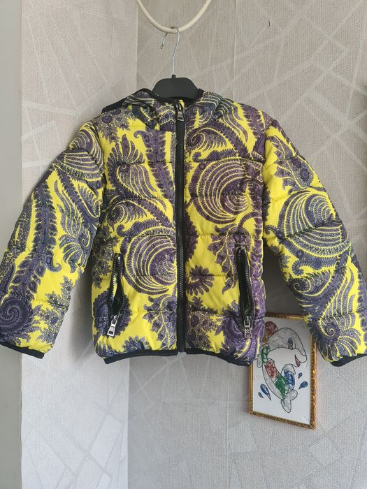 Куртка жёлтая тёплая с узором