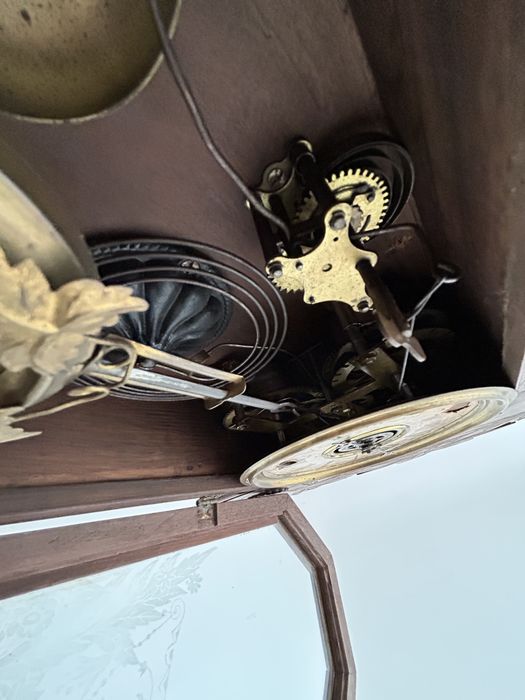 Relogio de parede com pendulo antigo