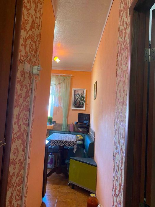 Продається 2-кімнатна квартира на Окружній