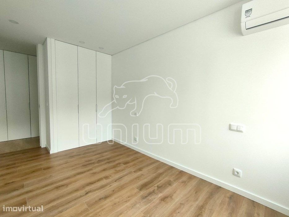 Apartamento T2 Novo com Varanda e Garagem em Darque