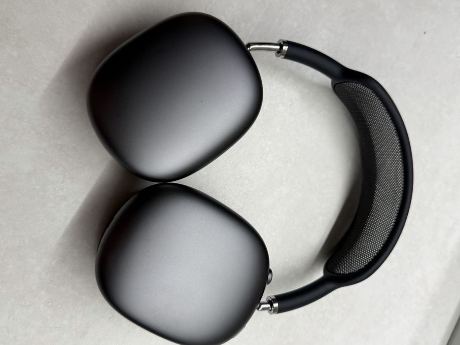 Airpods Max  space grey