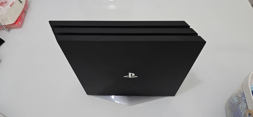 Playstation 4 Pro 1T + PSVR + 4 comandos + camara+ Câmara + carregador Sony
