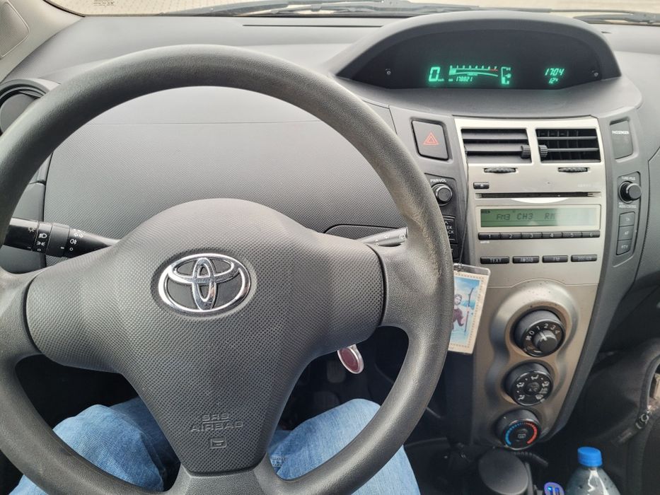Toyota Yaris II, 1.0 benzyna 2011r