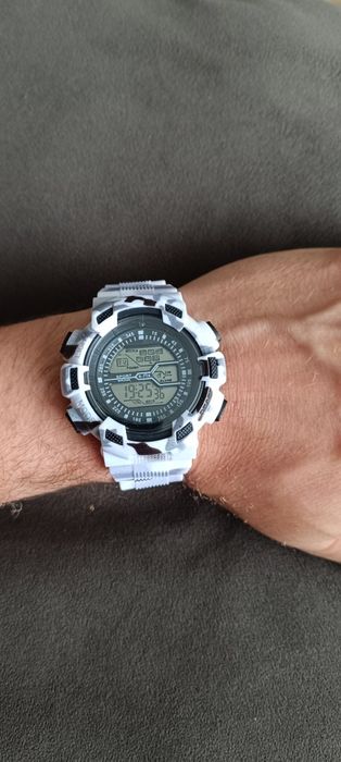 Sprzedam zegarek.