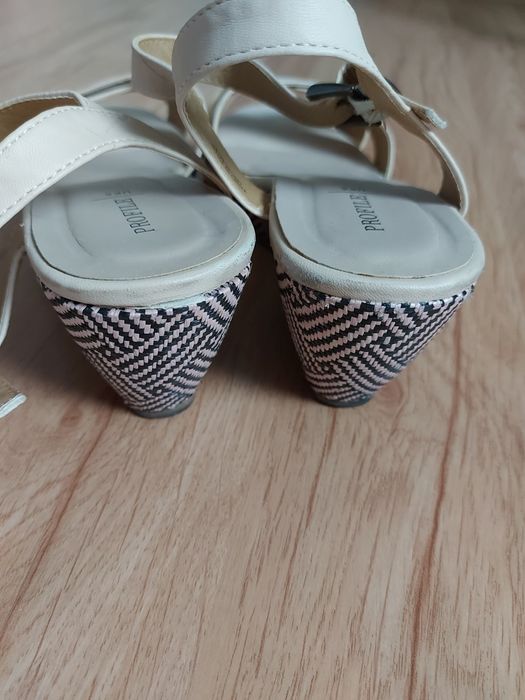 Sandałki Profile 39 super stan polecam!