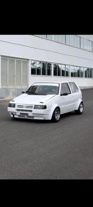 Fiat uno para lazer . Preparação de pista.