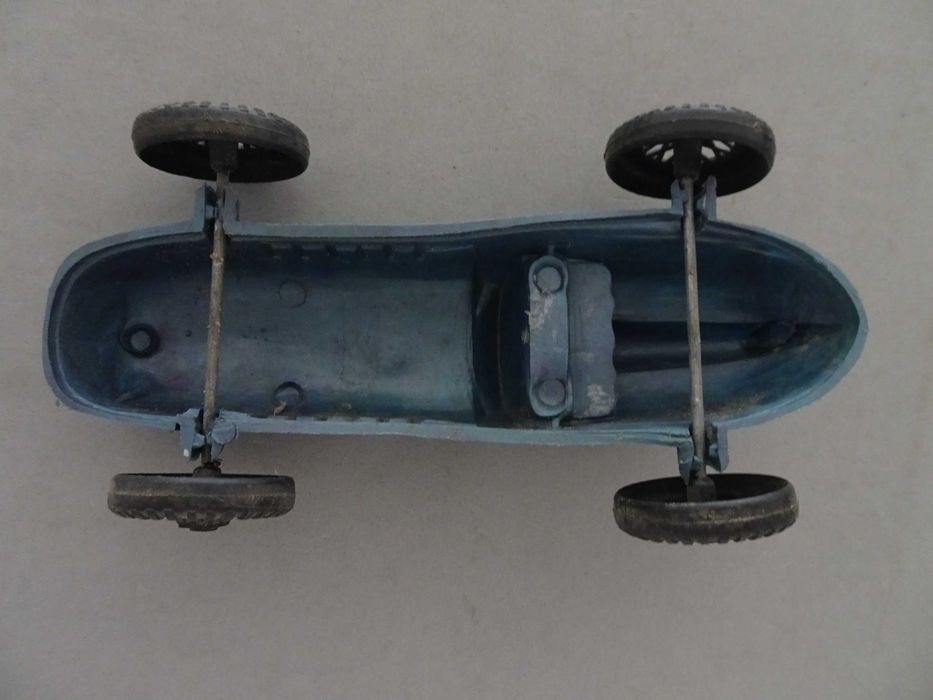 Antigo brinquedo português carro em plástico