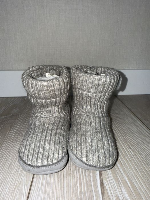 Ugg , пинетки осень  20,5 размер 12,5см