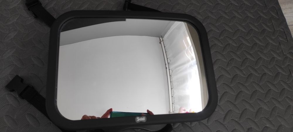 Lusterko samochodowe do obserwacji dziecka w aucie