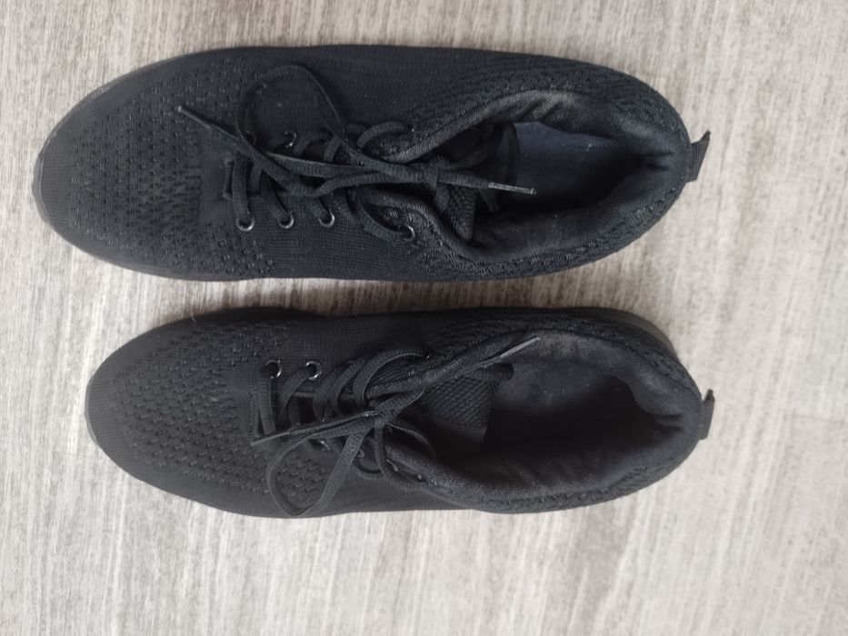 Sprzedam męskie buty rozmiar 43.